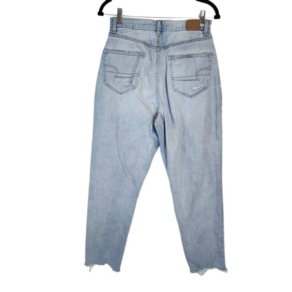 American Eagle Curvy Mom Jean Distressed Lt Wash Denim Jeans Shredded Raw Hem 6 - Picture 3 of 10